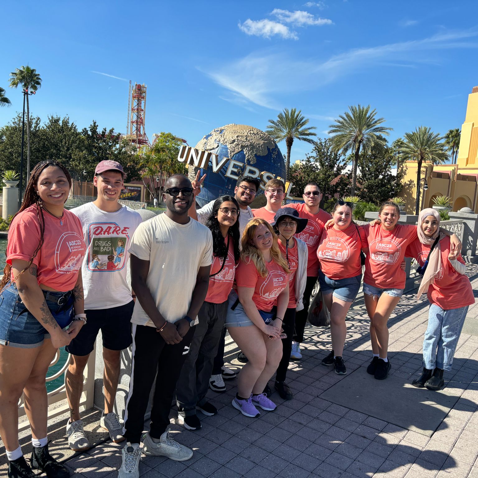 Ular avtobusda chayqalib ketishadi